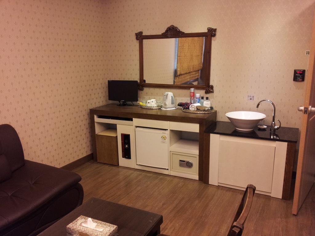 Incheon Prince Hotel Room photo